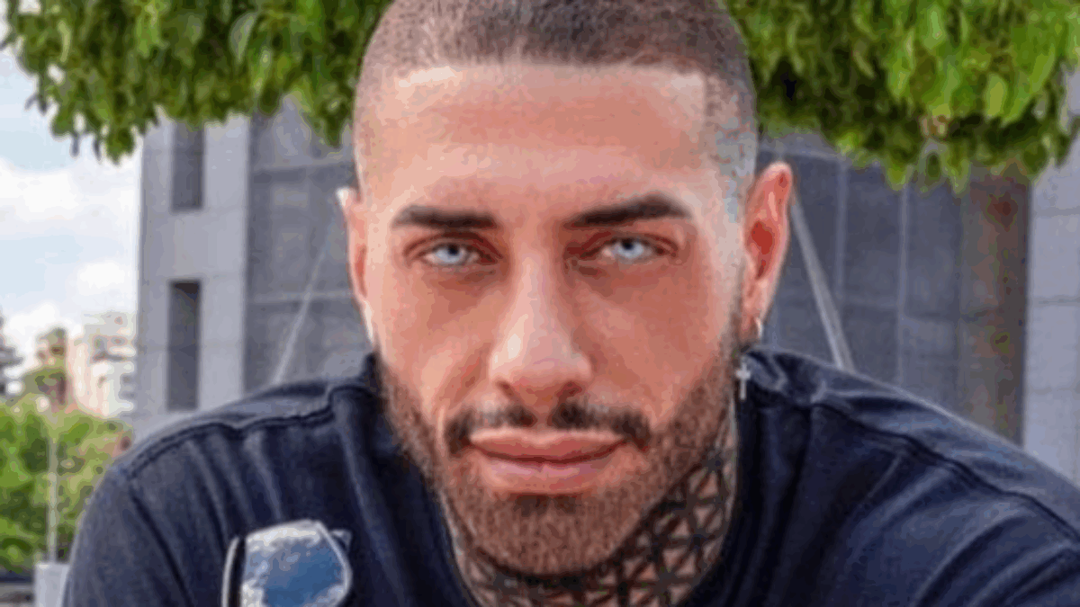 “Ho pagato 16mila euro per il mio tatuaggio istantaneo. Ho passato 12 ore in sala operatoria, ma ne vale la pena. Per fare un tatuaggio così servono 2 anni”: così Francesco Chiofalo