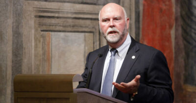 Copertina di È morto a 79 anni Craig Venter, lo scienziato e imprenditore che ha decodificato il genoma umano