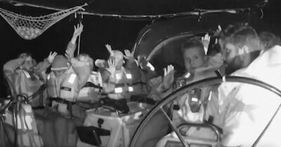 Copertina di Flotilla, attesa per lo sbarco a Creta dei 175 attivisti fermati dagli israeliani in acque internazionali – La diretta