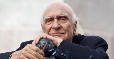Copertina di Vasco Rossi: “Firmo anche io petizione per targa a Pannella”