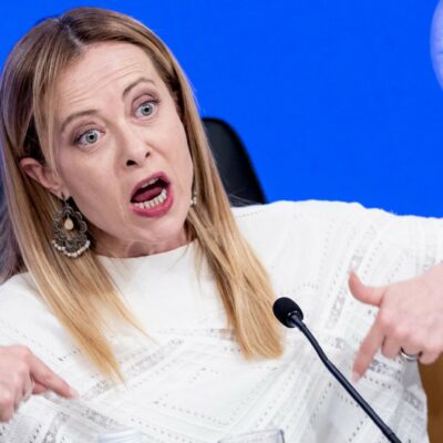 Copertina di Flotilla, Meloni è equilibrista: “È inutile, ma Israele si fermi”