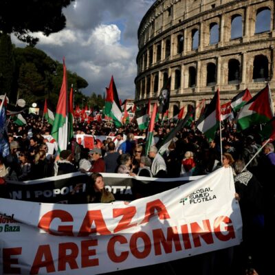 Copertina di Flotilla, tornano le piazze piene da Roma a Bologna, da Milano a Napoli:  “Ora blocchiamo tutto”