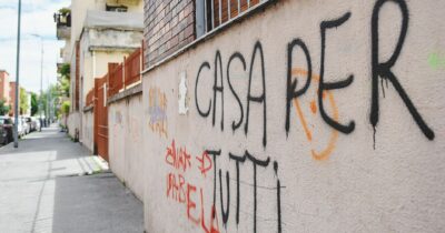 Copertina di Un po’ di alloggi popolari e tanti affari per i privati: ecco l’atteso Piano casa
