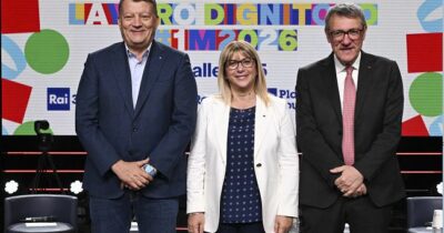 Copertina di Primo maggio, Landini: “Basta propaganda. Il decreto non dà un euro”. Meloni: “Con noi 1,2 milioni di occupati in più”. Ma nell’ultimo anno sono scesi