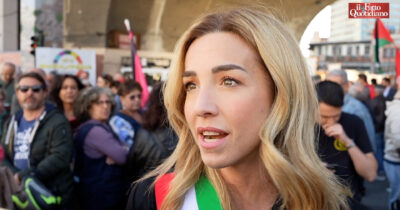 Copertina di Genova in piazza per la Palestina e per la Flotilla, Salis con i portuali: “Il governo si è mosso tardi”
