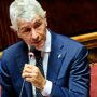 Copertina di Abodi nega i milioni pubblici per Milano-Cortina: “Nessun finanziamento indiretto”. M5s: “Il conto lo pagheranno i cittadini”