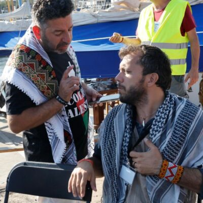 Copertina di “Bendati per tutto il viaggio, picchiati così forte da perdere conoscenza due volte”: Avila e Abukeshek sono in Israele, interrogati da Servizi e giudici