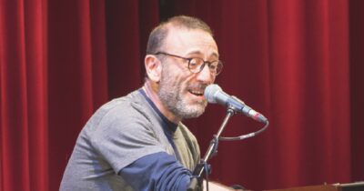 Copertina di Vittorio Cosma: “La divinità Miles Davis, i folli assoli con la PFM  e Sting è sempre Sting…”