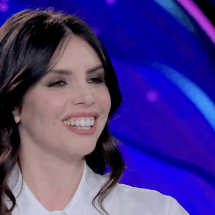 “Sono affascinata dal brutto. Sono stata con diversi brutti, li ho lasciati quando diventavano cattivi. Ora? Non c’è nessuno, non posso inventarmi un Mark Caltagirone”: Ilenia Pastorelli si racconta