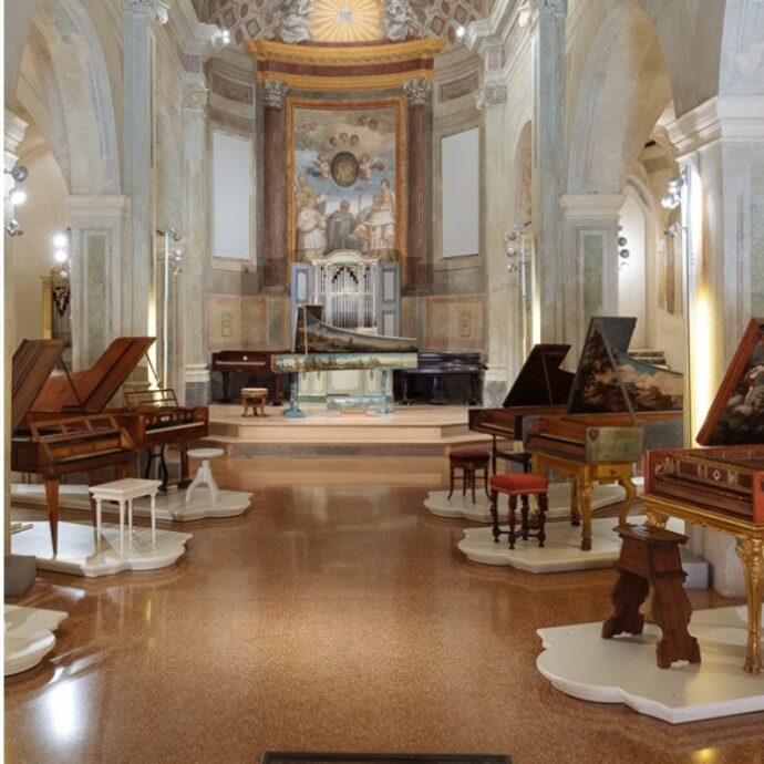Strumenti musicali di quasi 500 anni fa, funzionanti e spettacolari: il tesoro della Collezione Tagliavini e i rischi della cessione al Conservatorio