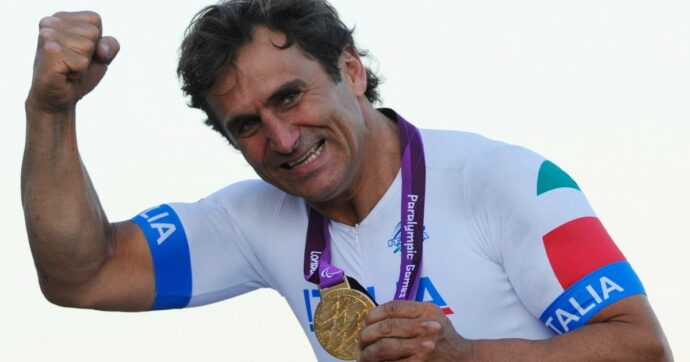 Addio Zanardi, martedì i funerali a Padova. Il messaggio della famiglia: “Grazie per l’affetto”. Bologna in lutto