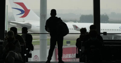 Copertina di Incidente aereo in Cina nel 2022: “Qualcuno in cabina spense i motori e lo fece precipitare”