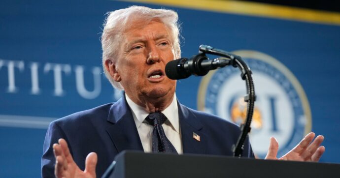 Trump dichiara “terminata” la guerra con l’Iran per aggirare il voto (obbligatorio) del Congresso: rischiava la sconfitta al Senato