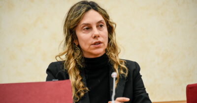 Copertina di Marianna Madia lascia il Pd: l’ex ministra passa a Italia viva in vista delle elezioni