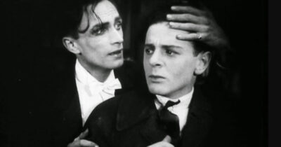 Copertina di ‘Diversi dagli altri’, il primo film Lgbtq+ risale al 1919. Dopo più di un secolo, a diritti siamo messi ancora male
