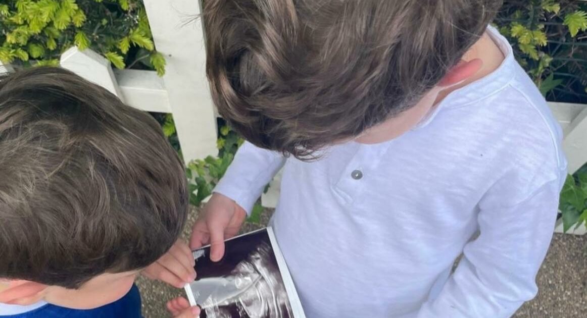 La principessa Eugenie di York è incinta del terzo figlio: la foto dell’ecografia mette fine ai rumors sulla crisi con il marito per lo scandalo Epstein