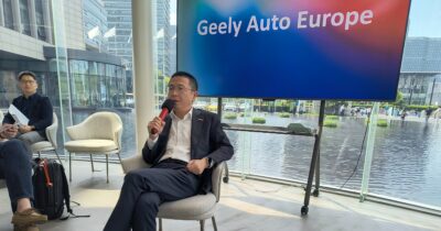 Copertina di Geely, Aiden He: “Entro il 2030 vogliamo il 5% del mercato europeo”