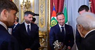 Copertina di Mattarella incontra i vincitori della Coppa Davis. Il dialogo con i tennisti, a Cobolli dice: “Grande vittoria contro Medvedev”