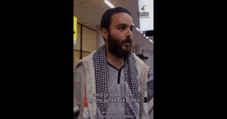 Copertina di Flotilla, la denuncia di un attivista olandese: “I soldati israeliani mi hanno tolto i pantaloni e afferrato per i genitali”