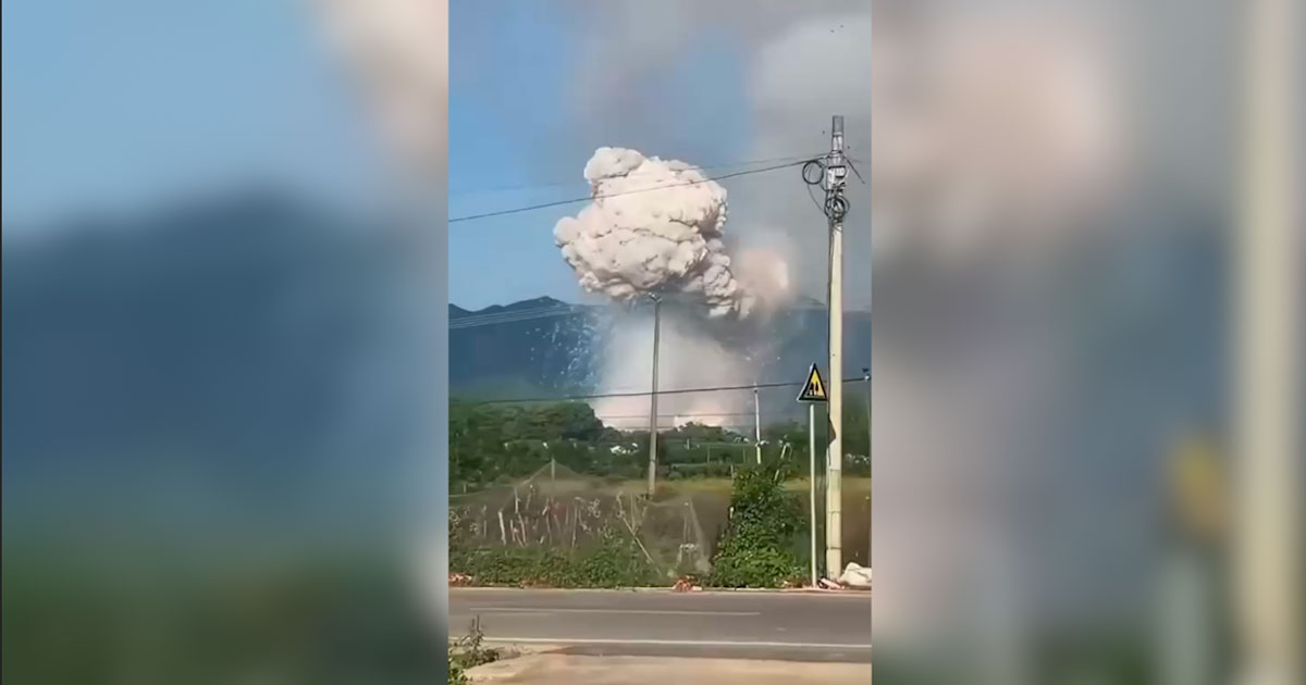 Cina, maxi esplosione in una fabbrica di fuochi d’artificio: 26 morti e 61 feriti