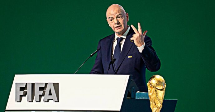 La scontata ricandidatura di Infantino: tra miliardi e regole su misura, la Fifa è ormai il suo regno personale. Gli resta una sola grana