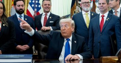 Copertina di Trump contro tutti: “Teheran  ceda, abbiamo vinto”. E minaccia il papa