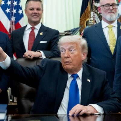 Copertina di Trump contro tutti: “Teheran  ceda, abbiamo vinto”. E minaccia il papa