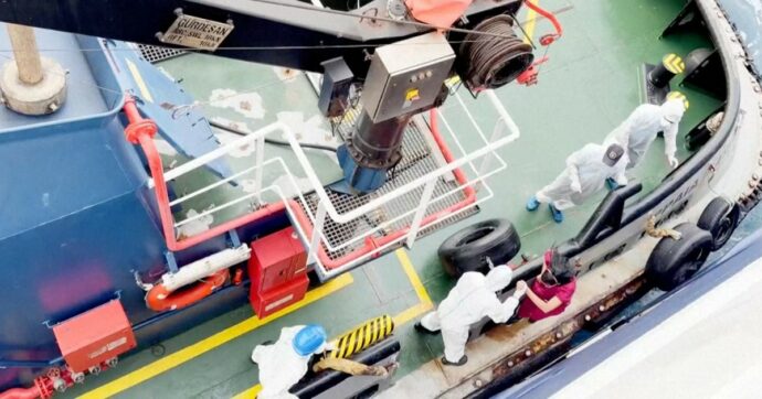 Morti e contagiati da hantavirus su nave da crociera, Oms: “Possibile trasmissione da uomo a uomo”. La Spagna cauta sull’attracco