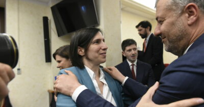 Copertina di Schlein: “Quello che è illegale non è la Flotilla, ma ciò che fa Israele. La Russa? Parole ignobili”