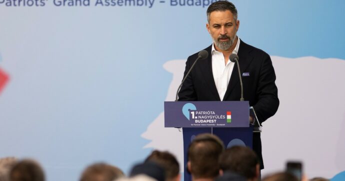 In Spagna Vox a un passo dalla scissione: tra i postfranchisti rissa su soldi e potere. I dissidenti: “Purghe peggiori di Stalin”