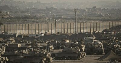 Copertina di Materiale militare e carburante a Israele, il dossier che mette sotto accusa l’Italia: “Oltre 400 spedizioni dal 2023”
