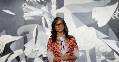 Copertina di Sánchez smuove l’Ue:  blocchiamo le sanzioni ad Albanese e giudici