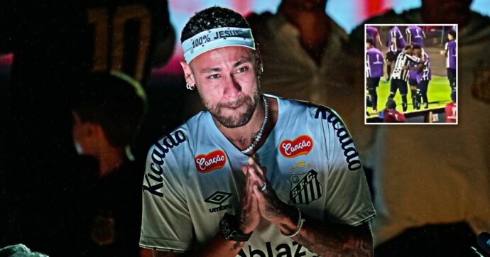 Neymar e Robinho jr, pace fatta dopo lo schiaffo. Chiuso il caso gonfiato dal video fake: “Queste sono cose di calcio, doveva rimanere tra noi”