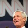 Copertina di È morto Ted Turner, rivoluzionò la tv con la Cnn. Aveva 87 anni. Il cordoglio dell’azienda: “Il gigante sulle cui spalle poggiamo”