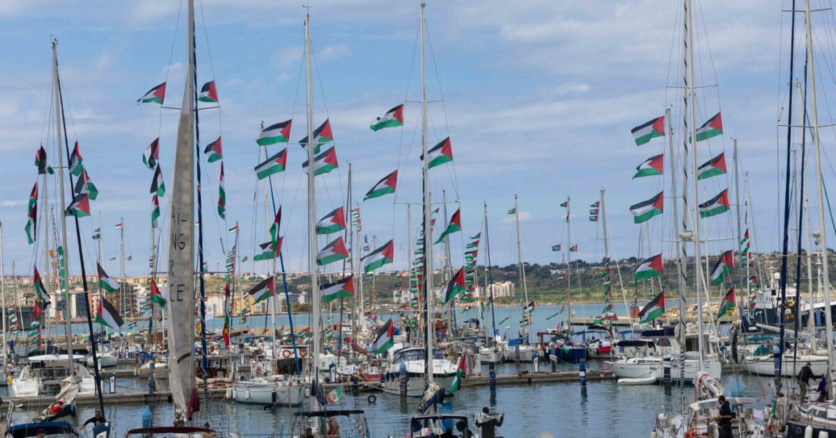 Flotilla, la denuncia degli attivisti fermati: “Dall’esercito di Israele violenze sessuali e perquisizioni anali”
