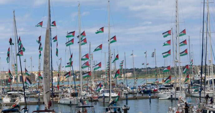 Flotilla, la denuncia degli attivisti fermati: “Dall’esercito di Israele violenze sessuali e perquisizioni anali”