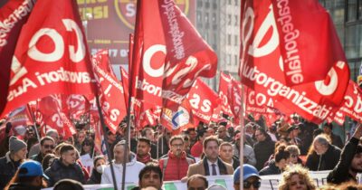 Copertina di Malmenato a Prato  un sindacalista Cobas