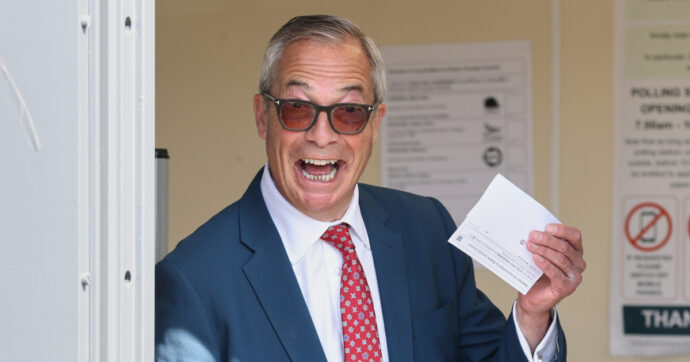 Elezioni Uk, Starmer e il Labour travolti dai populisti di Farage, bene i Verdi. Il premier: “Ko duro, ma vado avanti”