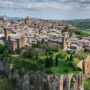 Copertina di Eolico, la Regione Umbria ko al Tar: le mega-turbine alte 200 metri allungano la propria ombra sulla rocca di Orvieto