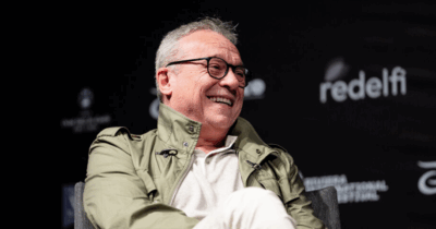 Copertina di “A noi è stato chiesto di campionare la voce di papà con l’Intelligenza Artificiale. Ovviamente abbiamo detto di no”: Claudio Amendola e la richiesta sul padre Ferruccio