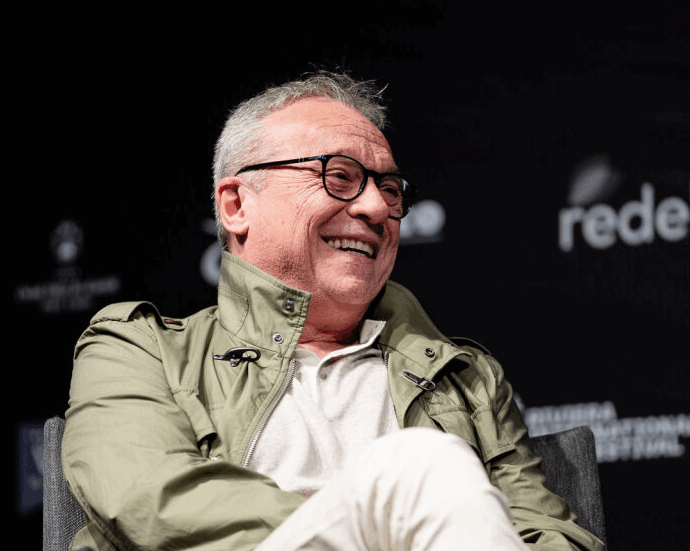“A noi è stato chiesto di campionare la voce di papà con l’Intelligenza Artificiale. Ovviamente abbiamo detto di no”: Claudio Amendola e la richiesta sul padre Ferruccio