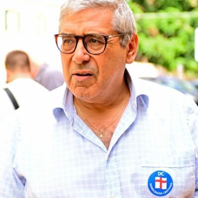 Copertina di Totò Cuffaro chiede di patteggiare 3 anni nel nuovo processo per corruzione. La Procura dà l’ok