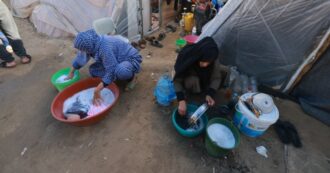A Gaza anche gli assorbenti sono introvabili. La guerra passa dal corpo delle donne