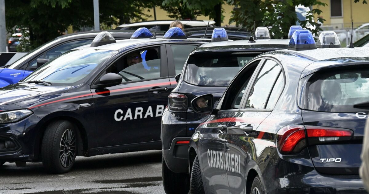 brindisi insegnante ai domiciliari per abusi su alunne minorenni incastrato da audio e video in classe da Ilfattoquotidiano.it brindisi insegnante ai domiciliari per abusi su alunne minorenni incastrato da audio e video in classe