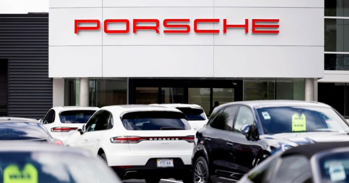 Porsche, 500 tagli: crollo vendite e dazi