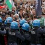 Copertina di Biennale di Venezia, destra spaccata sulla Russia ma la rivolta è contro Israele