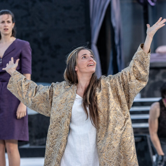 “Alcesti a Siracusa è come la Flotilla. Persone generose ed accoglienti in mezzo a una umanità crudele e ignobile”: la prima al Teatro Greco. Paolo Fresu star con la tromba