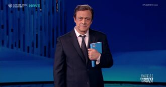 Crozza-Calenda scaricato pure dalla moglie: "È andata ad ascoltare il comizio di Bonelli..."