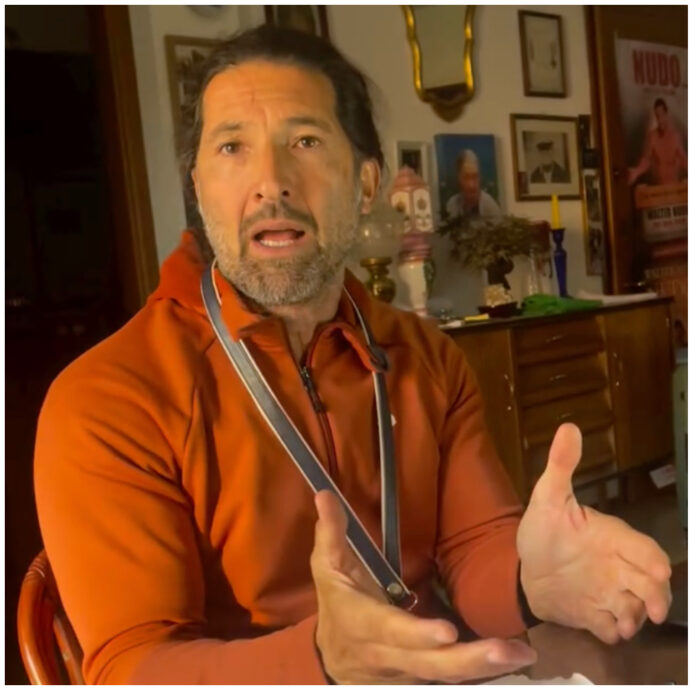 “Ho bisogno di soldi? Sì, ca**o! E forse me ne danno anche un bel po’. Ma andare all’Isola dei Famosi è la scelta giusta? La gente mi sputa”: così Walter Nudo
