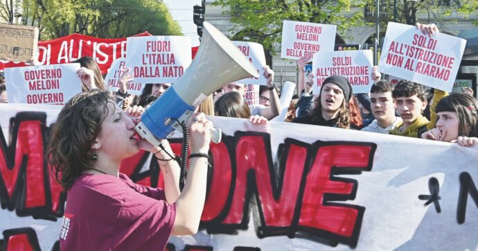 Lavoro e guerra: i giovani hanno paura del futuro